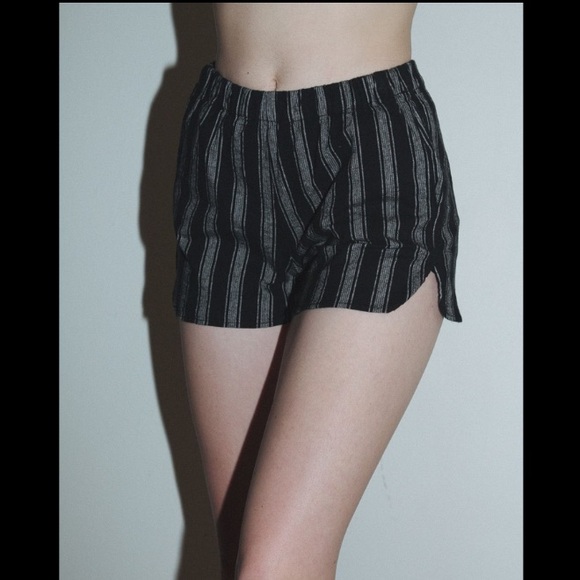 Brandy Melville Striped Sami Shorts - Picture 2 of 4